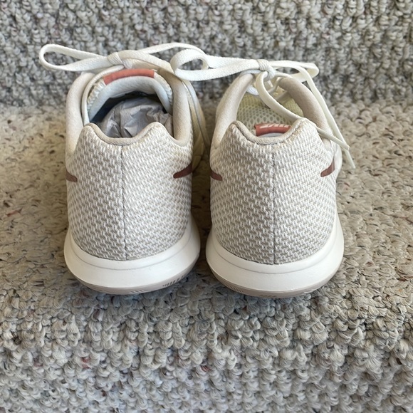 Nike Flex Experience Women's Sz 7.5 Running Shoes Cream Rose Gold NEW - Picture 3 of 7